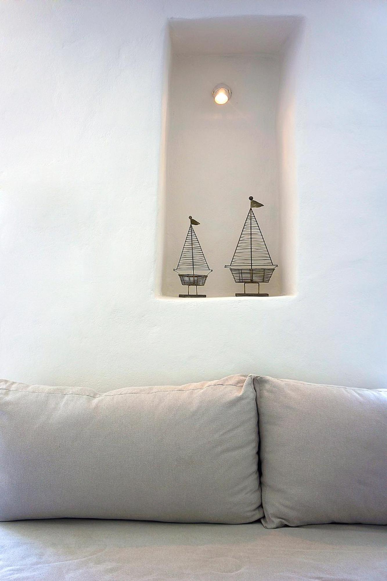 The Windmill Kímolos Room photo